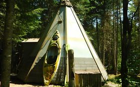 Aux Tipis de la Rivière Sauvage